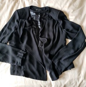 Cropped blazer with shoulder detail